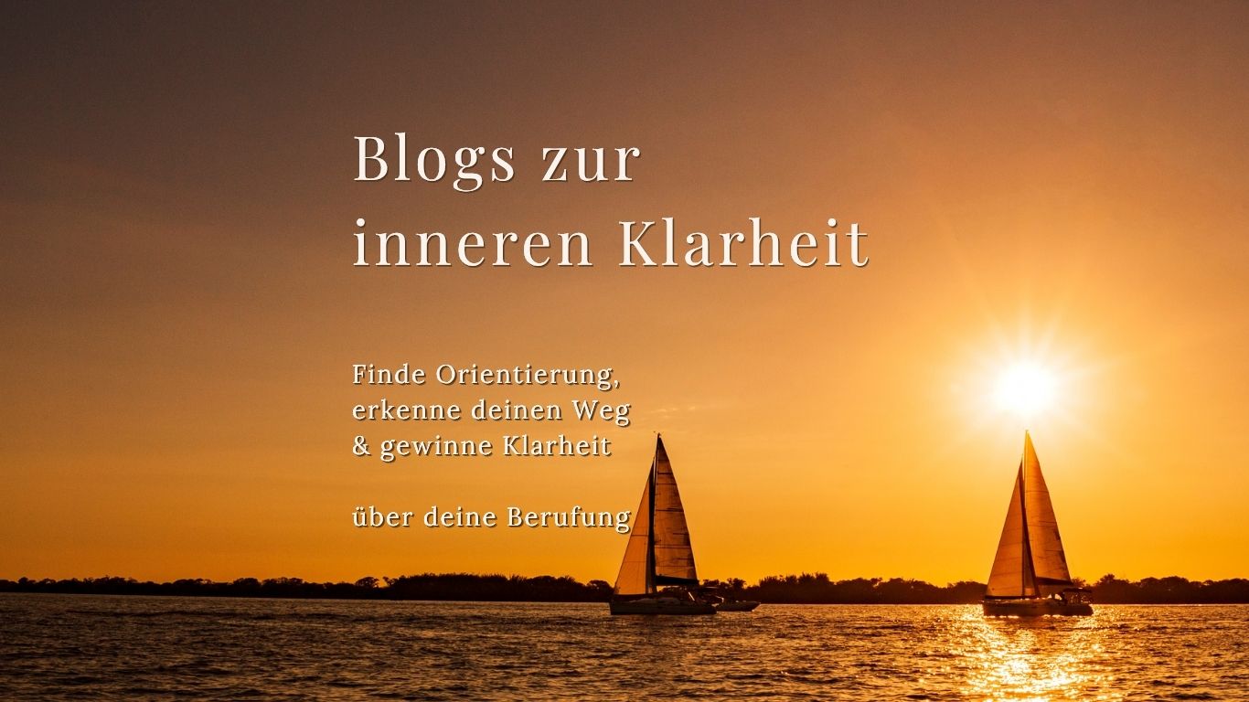 Blogs zur Inneren Klarheit am Meer bei Sonnenuntergang.